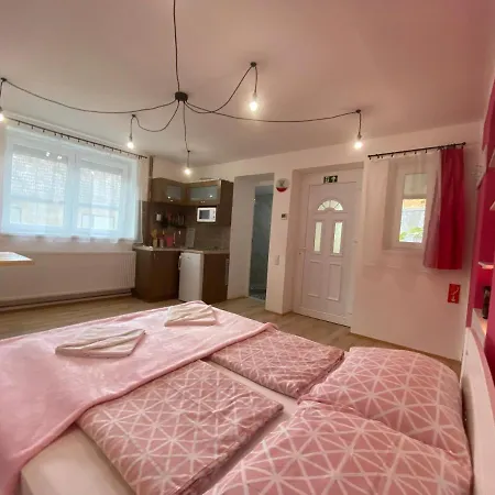 Julia Apartman Pacir Exterior photo