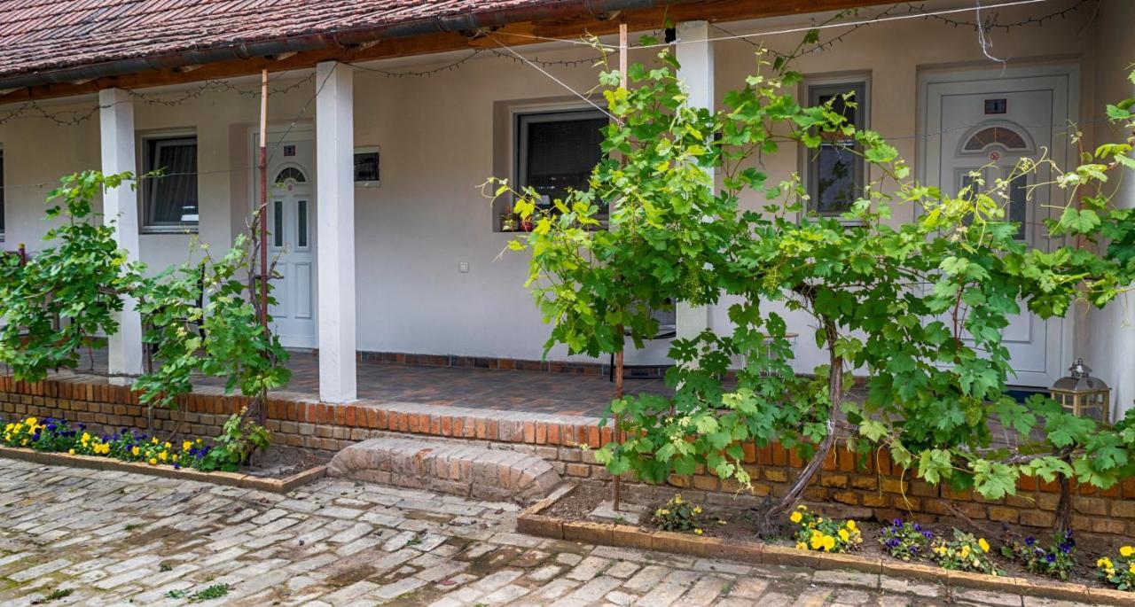 Julia Apartment Pacir